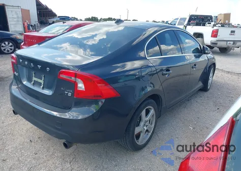 2013 Volvo S60 T5 из США, поврежденный, VIN YV1612FS6D2185459